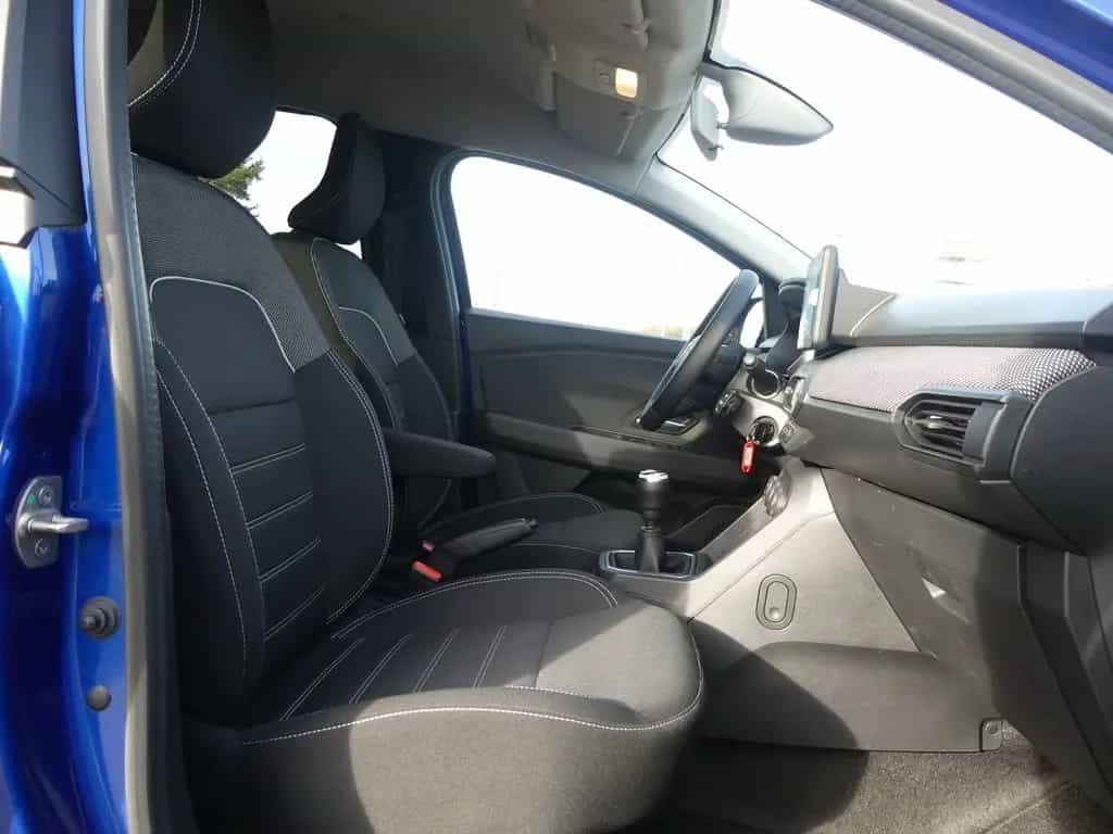 Dacia Jogger 1.0 TCE Comfort LED Navi 7-Sitzer AHK PDC 07/2022-photo-28