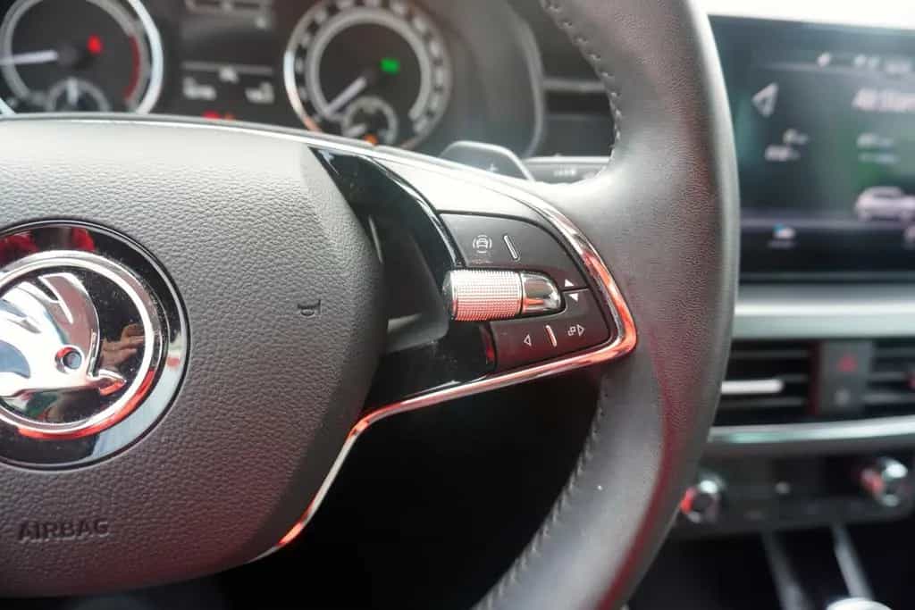 Skoda Kamiq 1.0 Clever LED SmartLink Sitzheizung 12/2021-photo-15