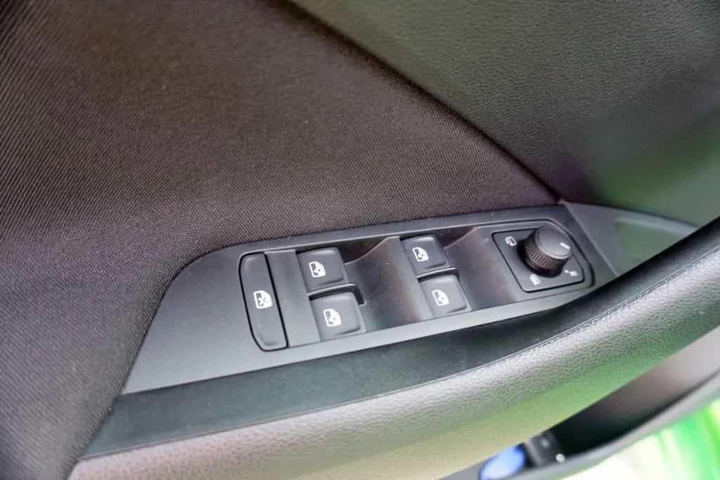 Skoda Kamiq 1.0 Clever LED SmartLink Sitzheizung 12/2021-photo-19