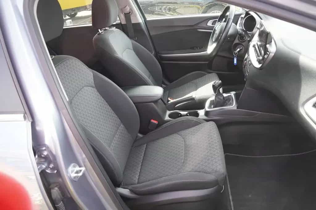 Kia Ceed SW 1.4 T-GDI Klimaaut. LED Navi Sitzheizung 05/2020-photo-28