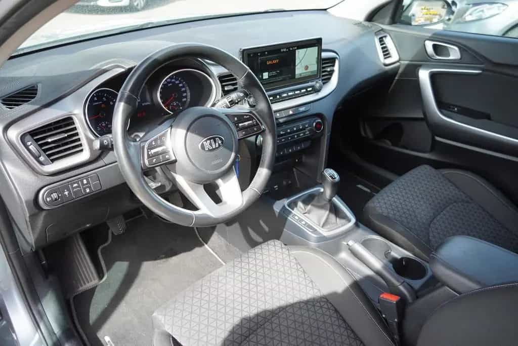 Kia Ceed SW 1.4 T-GDI Klimaaut. LED Navi Sitzheizung 05/2020-photo-9