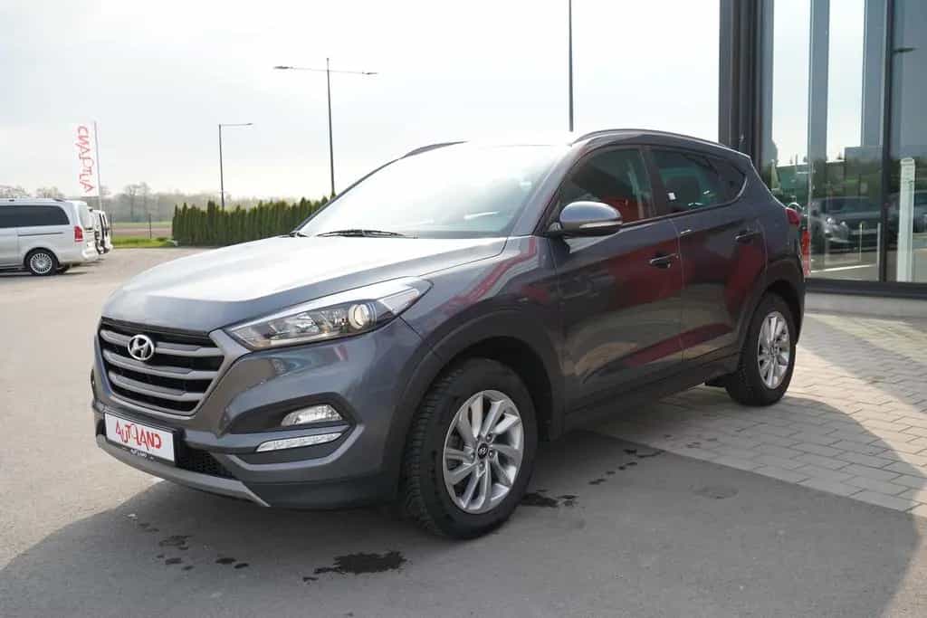 Hyundai TUCSON 1.6 blue Classic 2WD Kamera Tempomat Navi 09/2016-photo-1