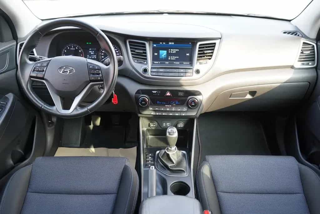 Hyundai TUCSON 1.6 blue Classic 2WD Kamera Tempomat Navi 09/2016-photo-10