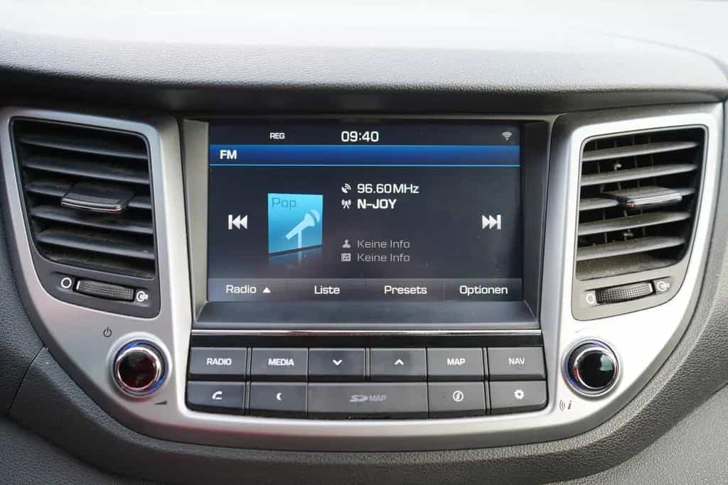 Hyundai TUCSON 1.6 blue Classic 2WD Kamera Tempomat Navi 09/2016-photo-13