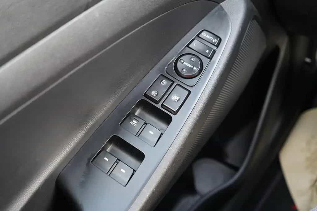 Hyundai TUCSON 1.6 blue Classic 2WD Kamera Tempomat Navi 09/2016-photo-25