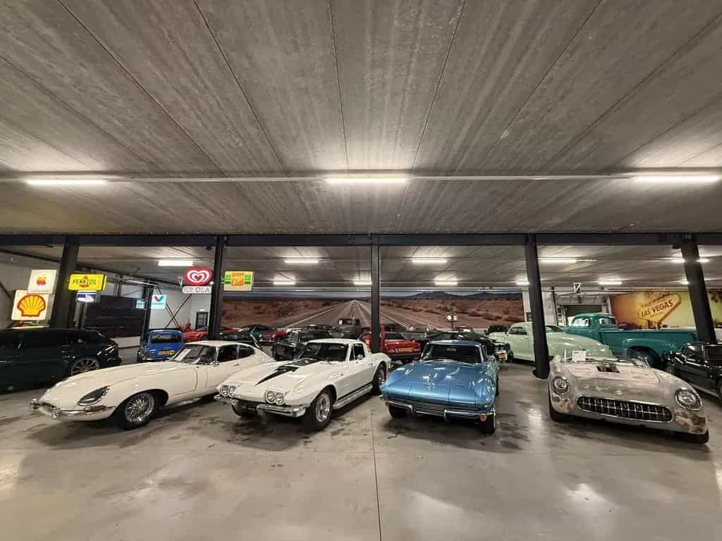 Corvette C2 Chevrolet EU REGISTERED / Coupé / 327 Cu V8 / 07/1964-photo-23