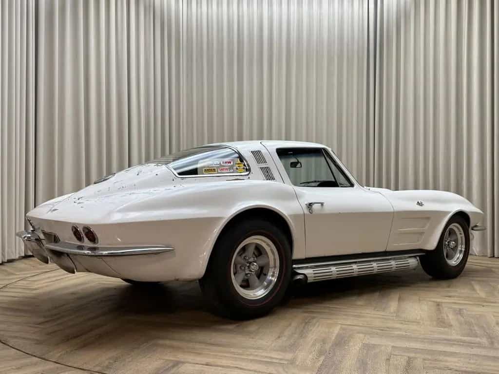 Corvette C2 Chevrolet EU REGISTERED / Coupé / 327 Cu V8 / 07/1964-photo-27