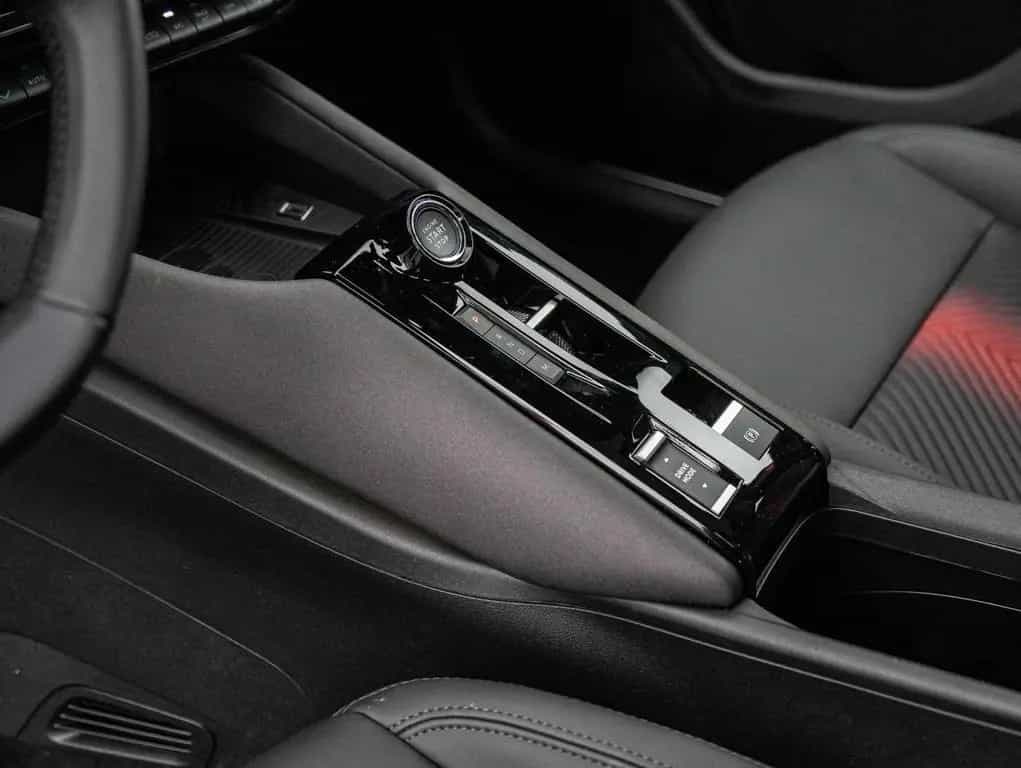 Alfa Romeo Junior Ibrida Speciale 02/2026-photo-11