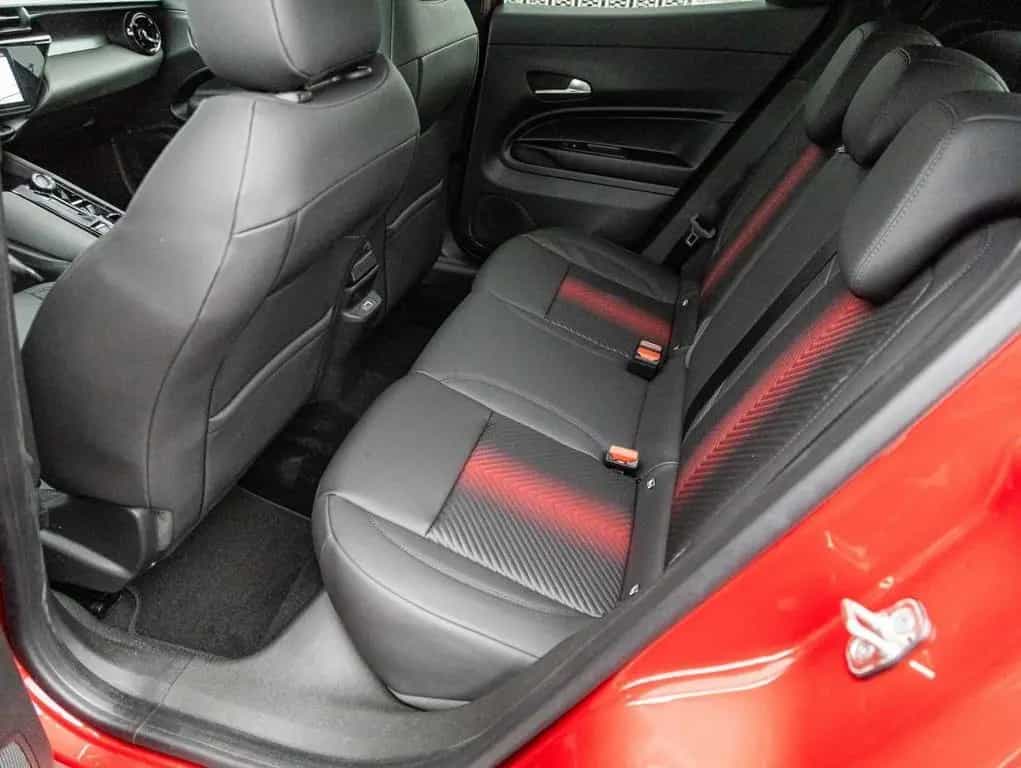 Alfa Romeo Junior Ibrida Speciale 02/2026-photo-15