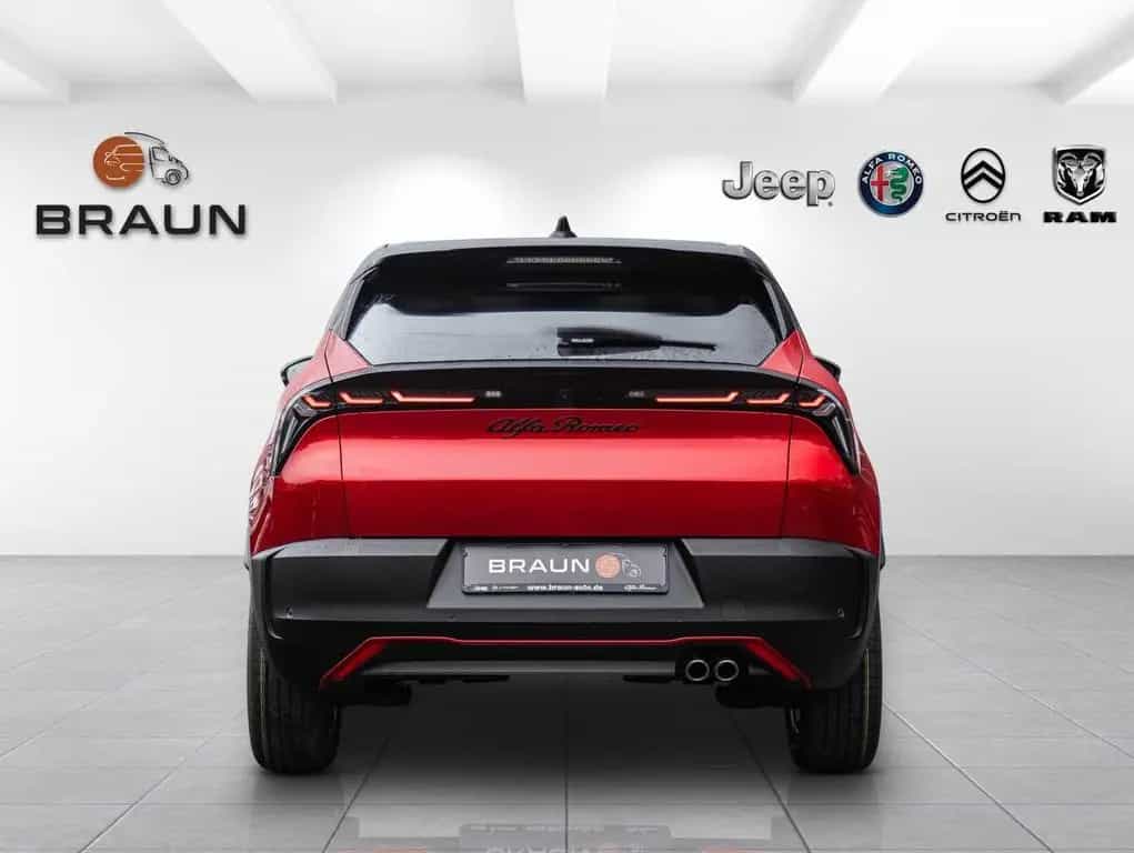 Alfa Romeo Junior Ibrida Speciale 02/2026-photo-3