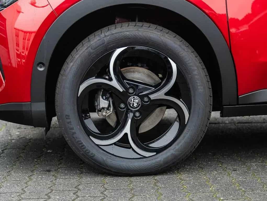 Alfa Romeo Junior Ibrida Speciale 02/2026-photo-4