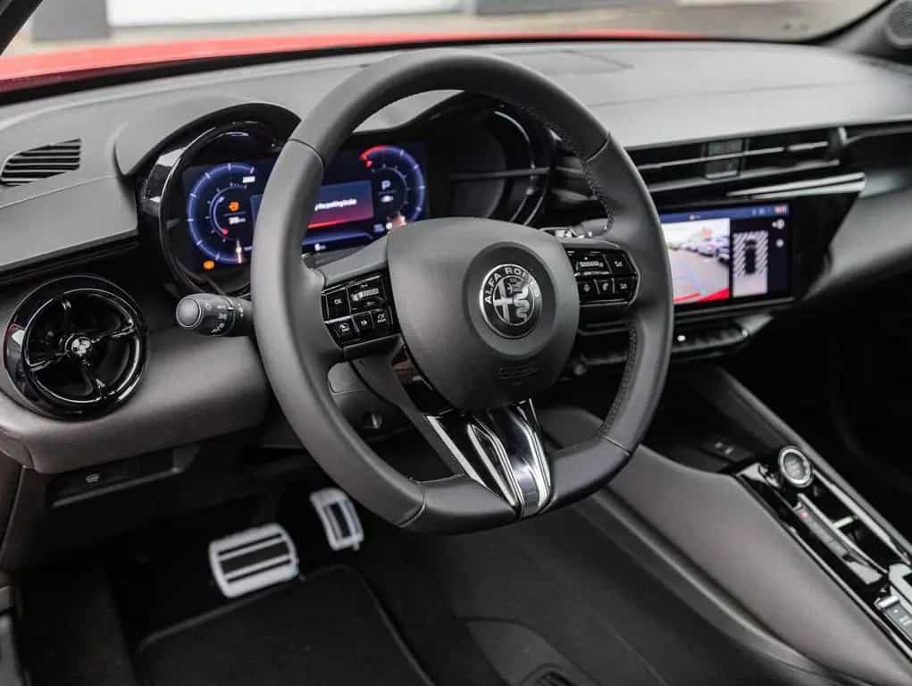Alfa Romeo Junior Ibrida Speciale 02/2026-photo-6
