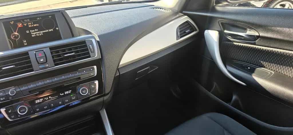 BMW 1 Series 118i Advantage, Garantie, top gepflegt 05/2016-photo-19