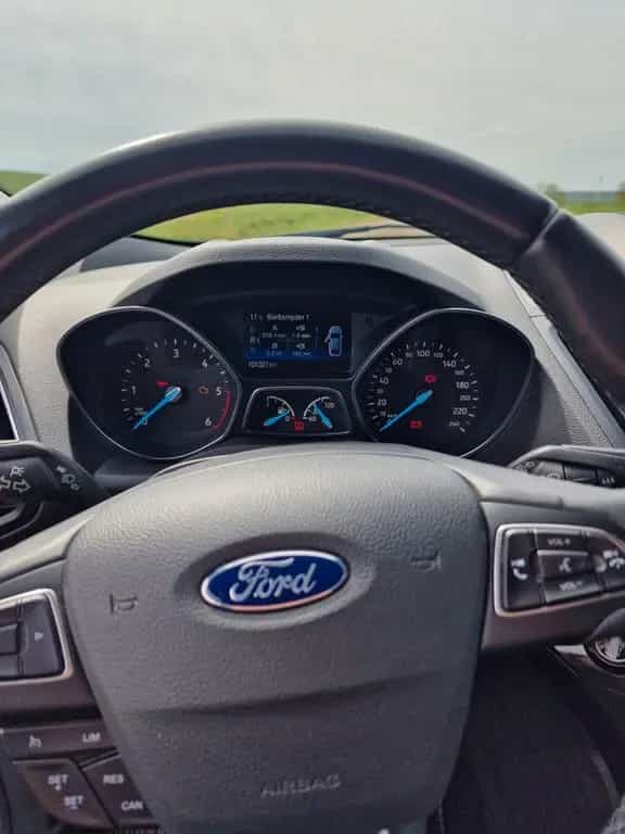 Ford Kuga 2,0 TDCi 4x4 110kW Titanium 03/2017-photo-3
