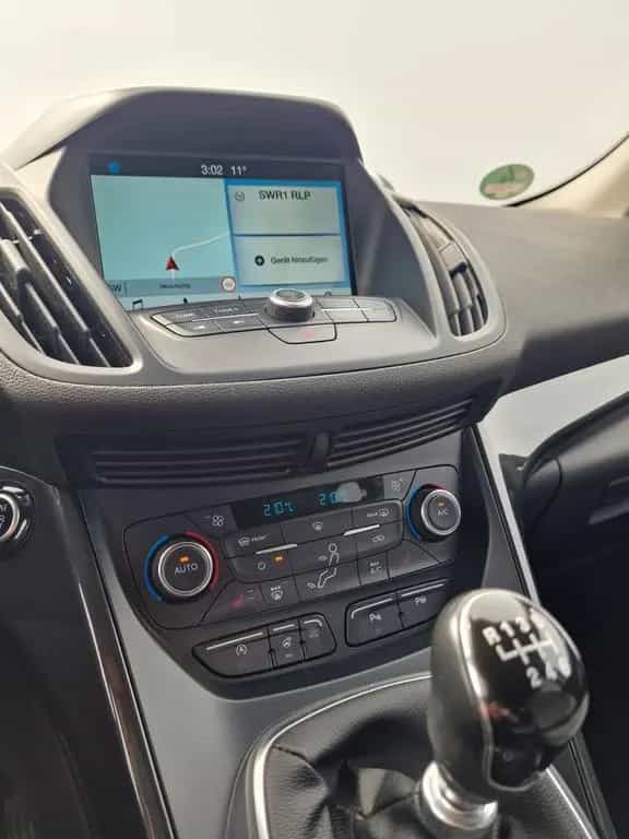 Ford Kuga 2,0 TDCi 4x4 110kW Titanium 03/2017-photo-5