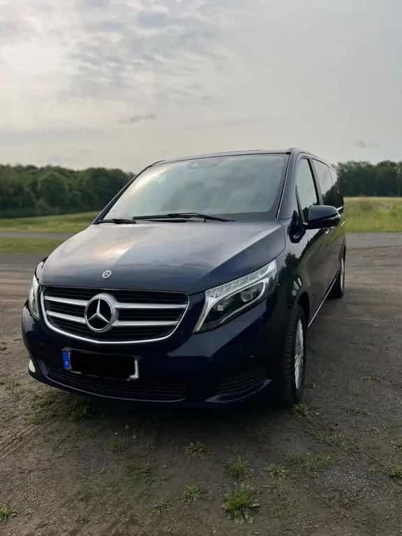 Mercedes-Benz V-Class 220 d lang - 03/2019-photo-1