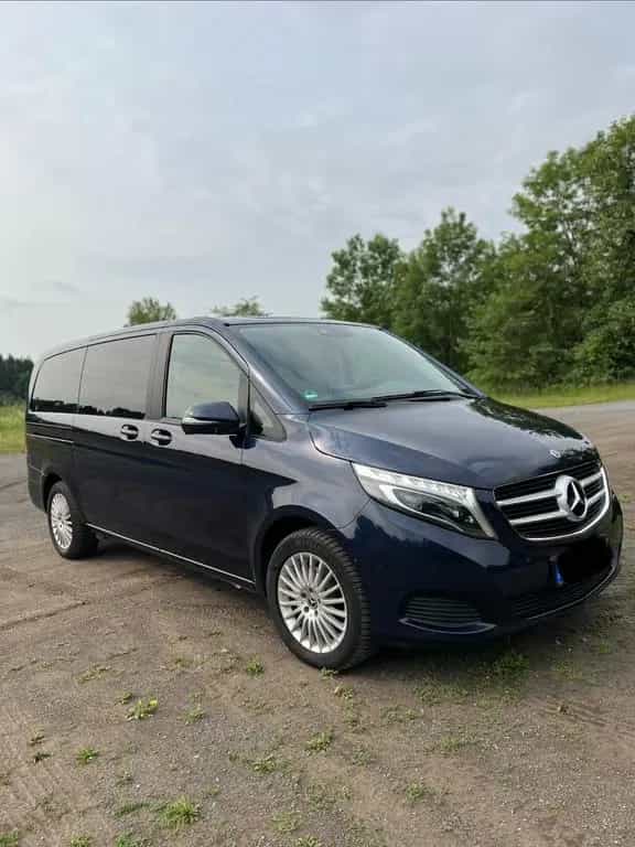 Mercedes-Benz V-Class 220 d lang - 03/2019-photo-3