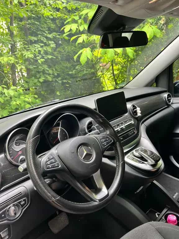 Mercedes-Benz V-Class 220 d lang - 03/2019-photo-9