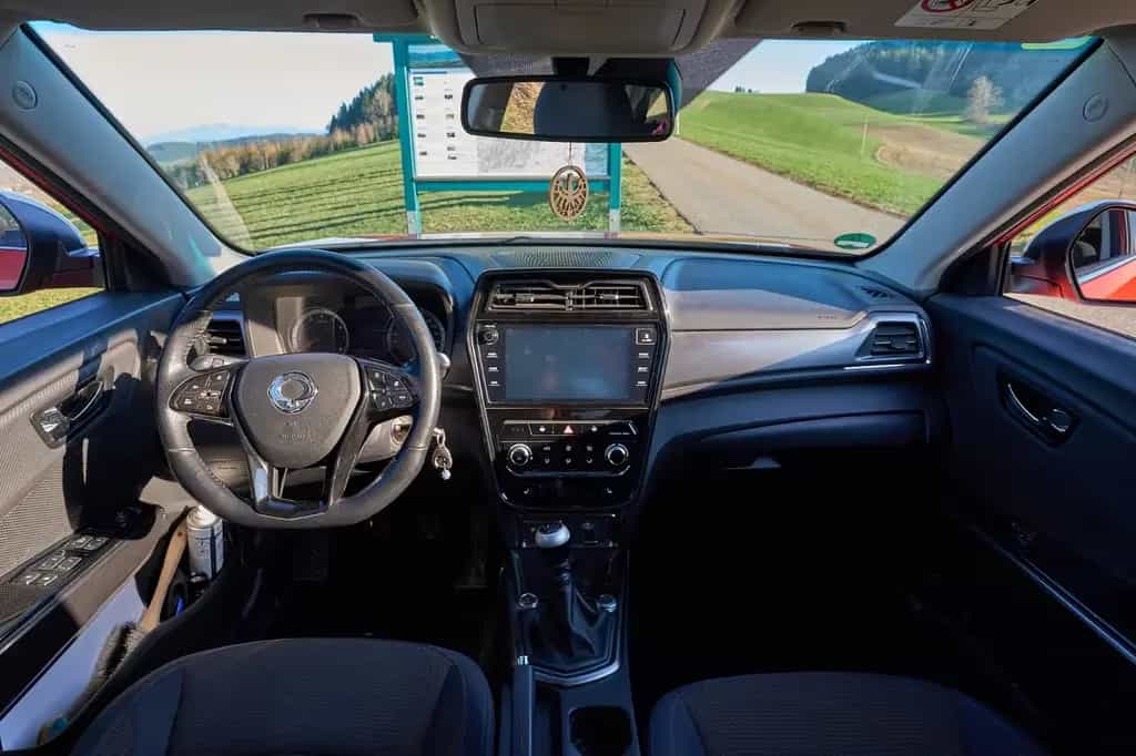 Ssangyong Tivoli 1.5 T-GDi 4WD Quartz Fizz mit Garantie 10/2021-photo-5