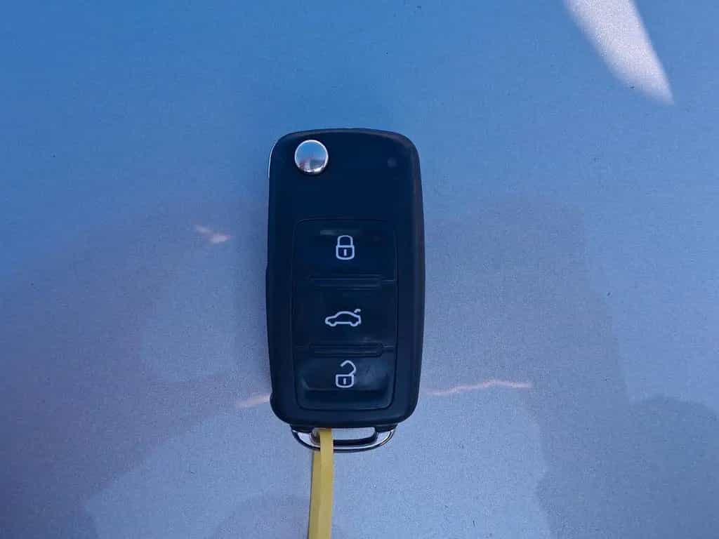 Volkswagen Beetle Lim. Cup NAVI KLIMAAUTO PANORAMA 07/2014-photo-26