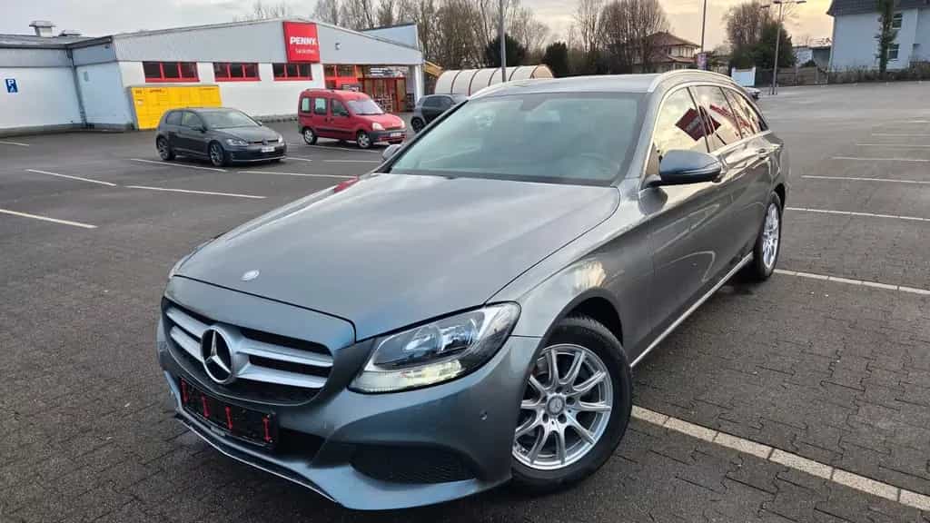 Mercedes-Benz C-Class 180T-AVANGARDE-AUT+AHK+LEDER+NAVI+KLIMAUT+TOP! 11/2016-photo-1