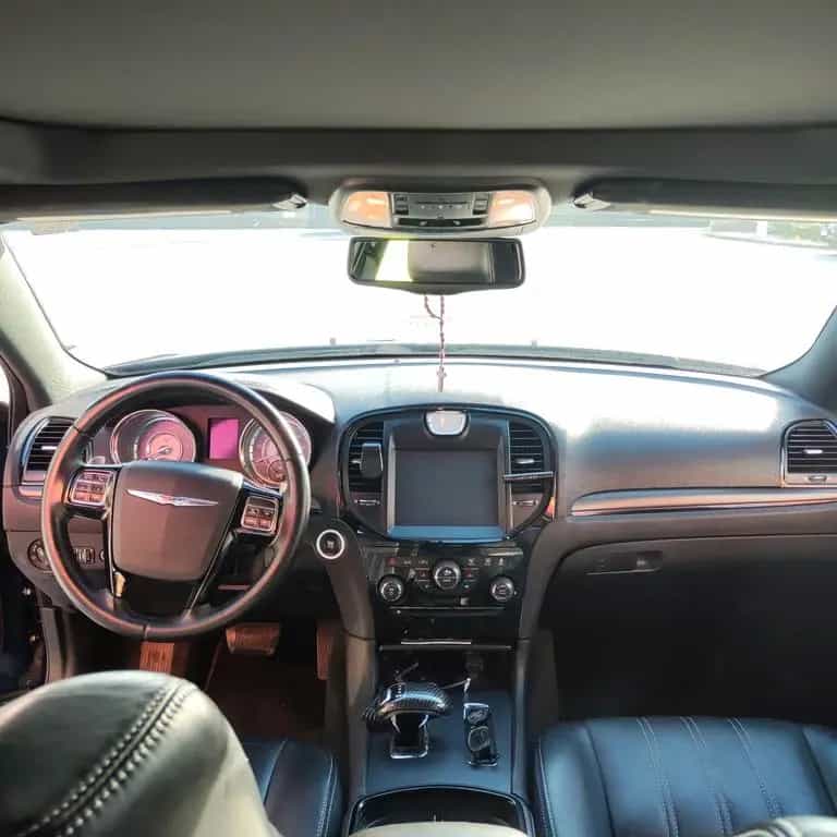 Chrysler 300C 04/2015-photo-9