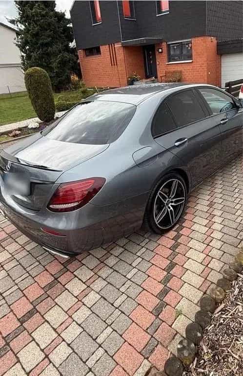 Mercedes-Benz E-Class Benz E200 in super Optik sehr gep... 09/2018-photo-3