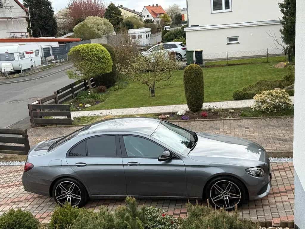 Mercedes-Benz E-Class Benz E200 in super Optik sehr gep... 09/2018-photo-4
