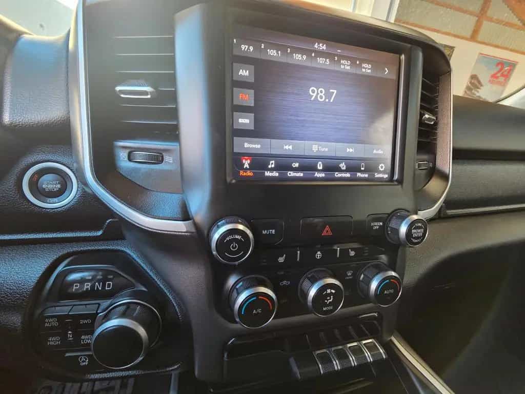 Dodge Ram 1500 4x4 22 Zoll Räder+TÜV neu+Carfax 07/2020-photo-17