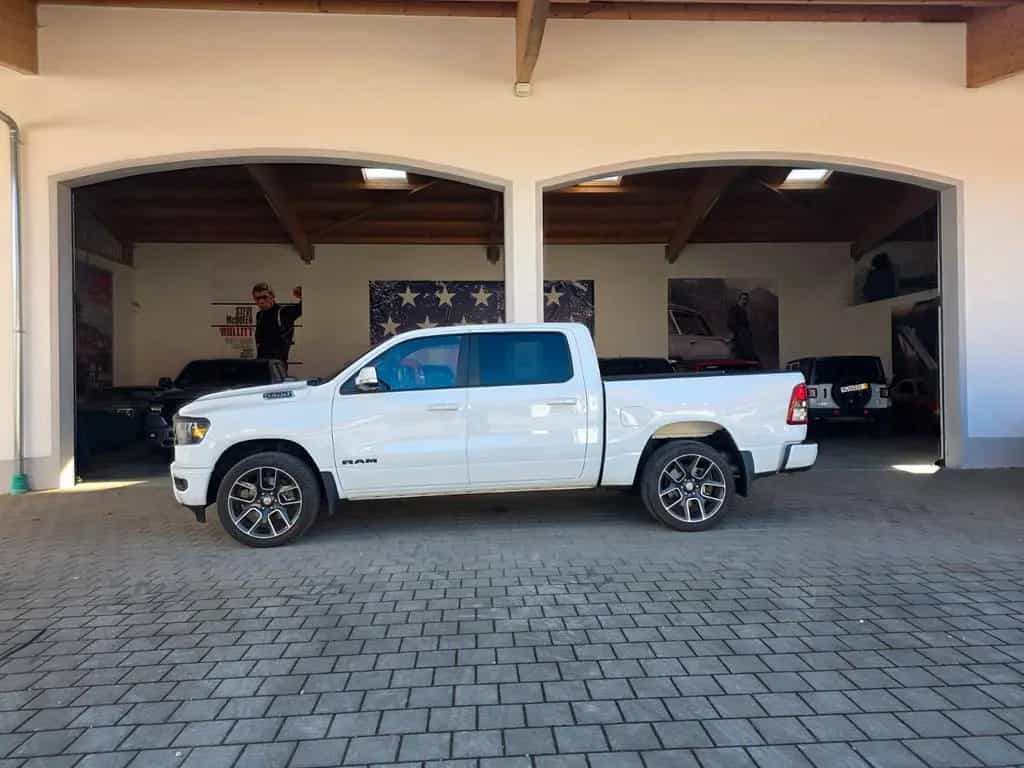 Dodge Ram 1500 4x4 22 Zoll Räder+TÜV neu+Carfax 07/2020-photo-4
