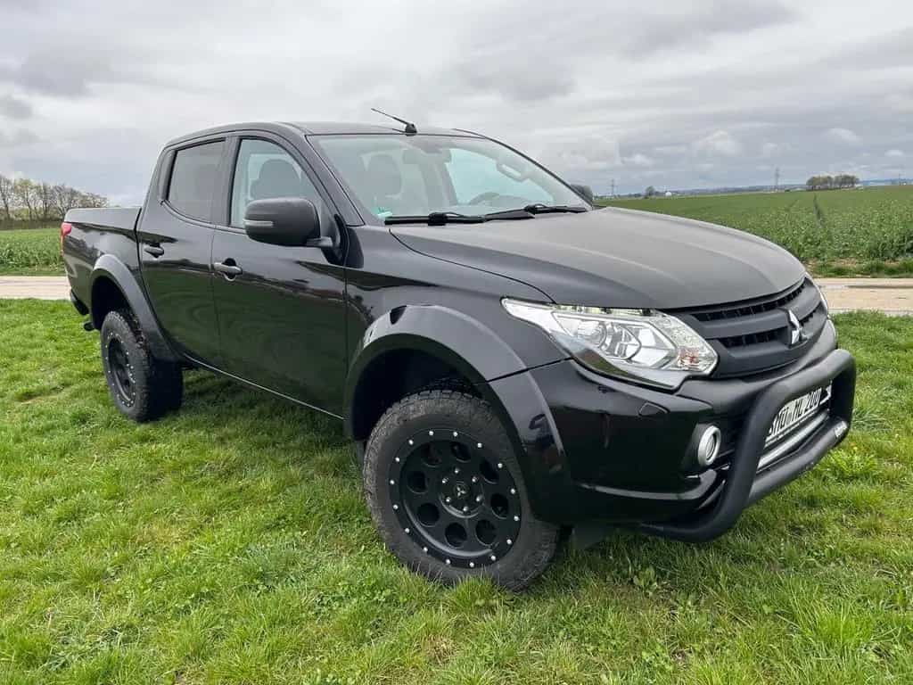 Mitsubishi L200 08/2017-photo-0