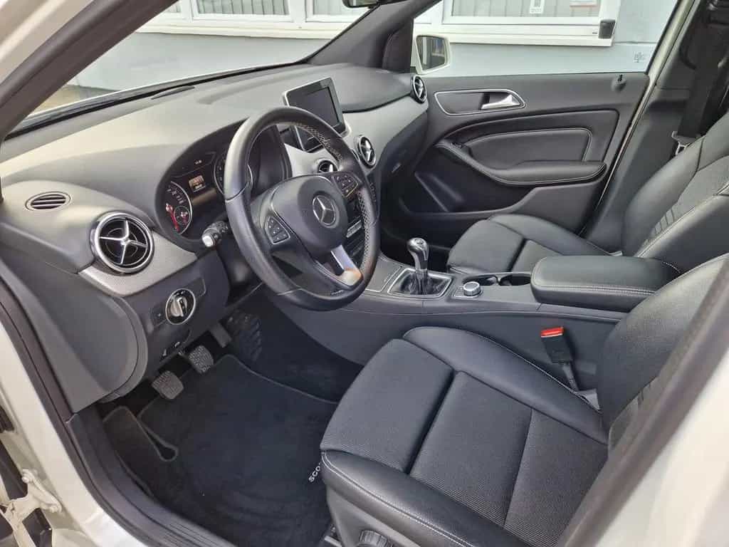Mercedes-Benz B-Class 180 Urban*LED*PDC 01/2017-photo-13