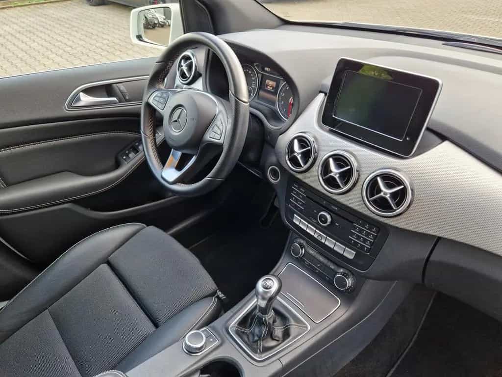 Mercedes-Benz B-Class 180 Urban*LED*PDC 01/2017-photo-18