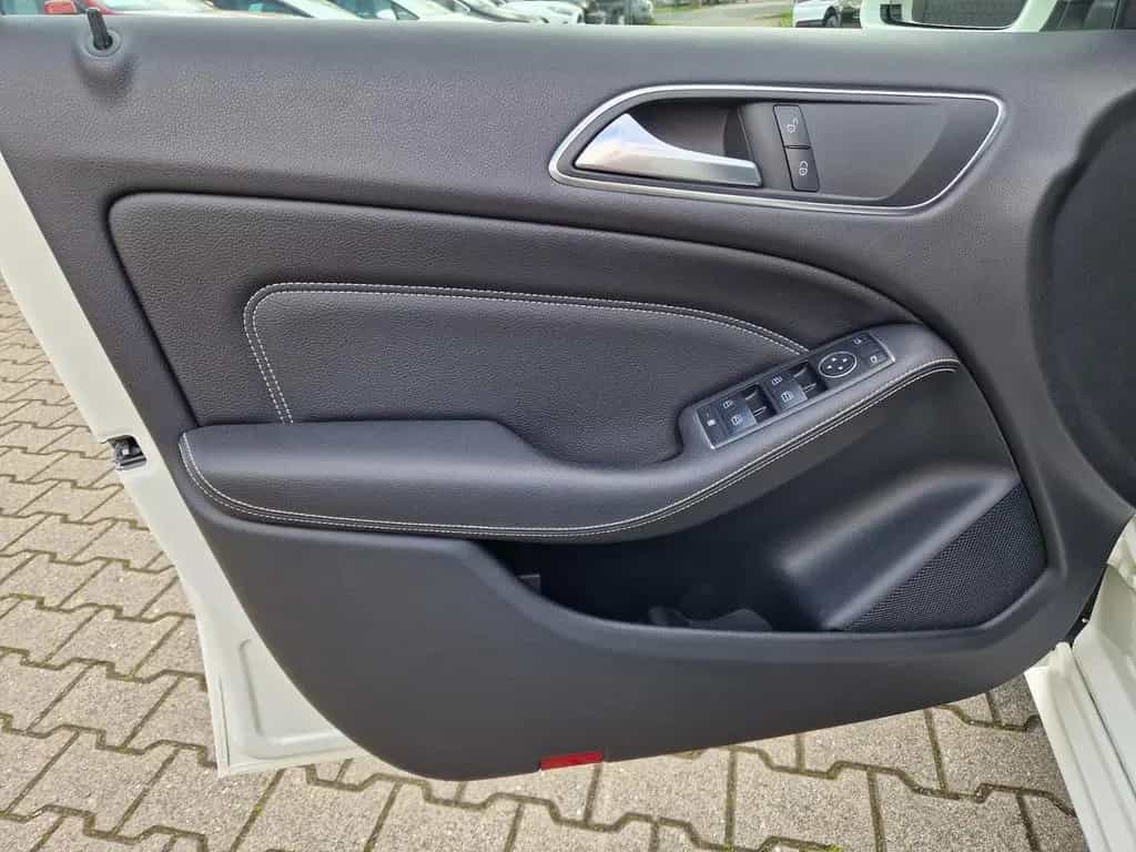 Mercedes-Benz B-Class 180 Urban*LED*PDC 01/2017-photo-25