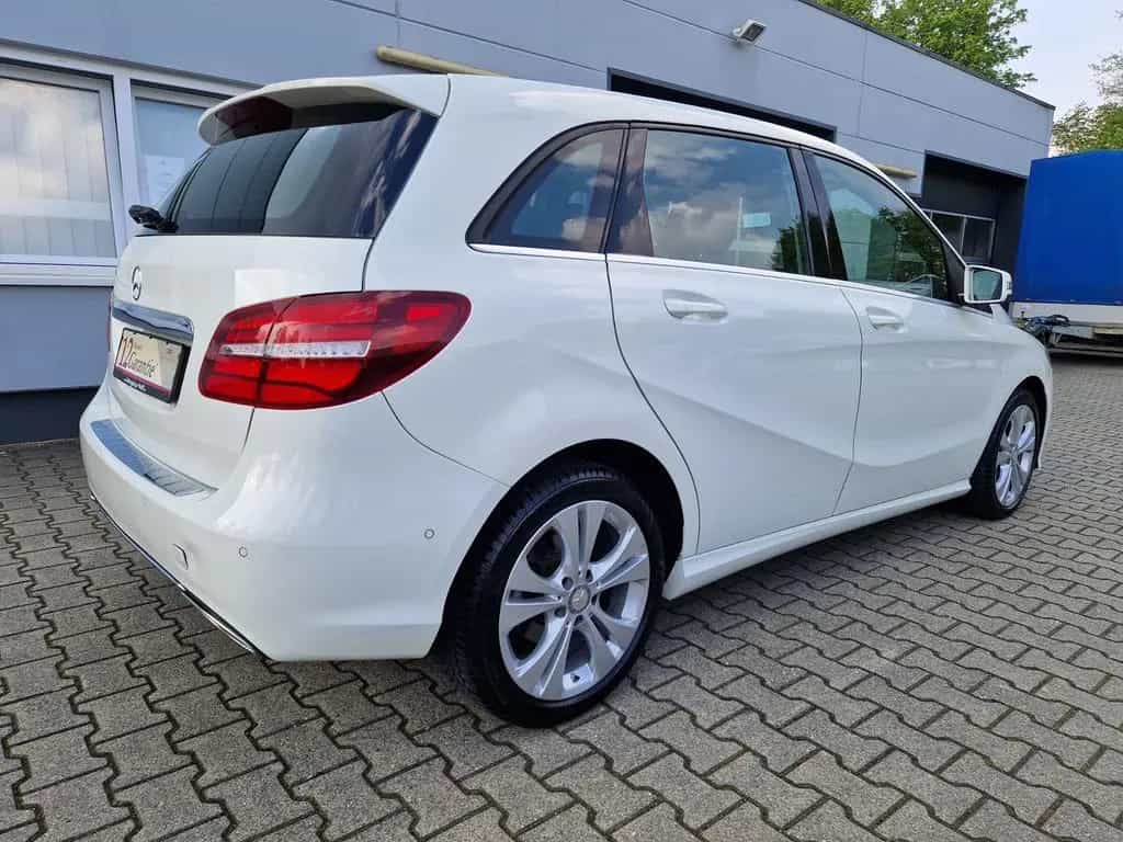 Mercedes-Benz B-Class 180 Urban*LED*PDC 01/2017-photo-7