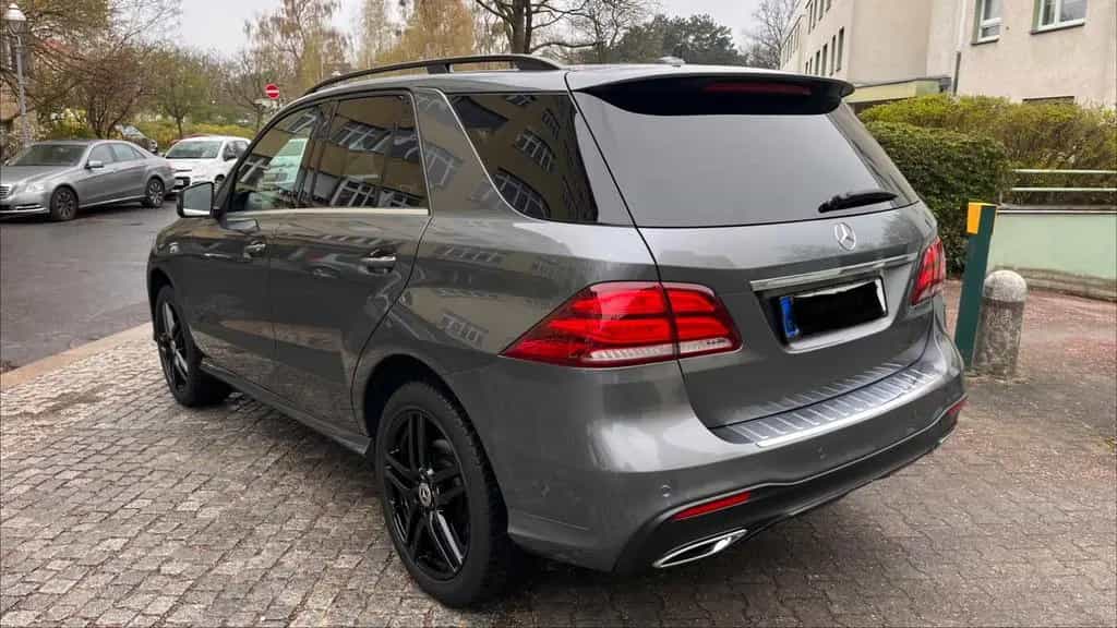 Mercedes-Benz GLE-Class 350 d 4MATIC - AMG Nightpaket 12/2018-photo-4