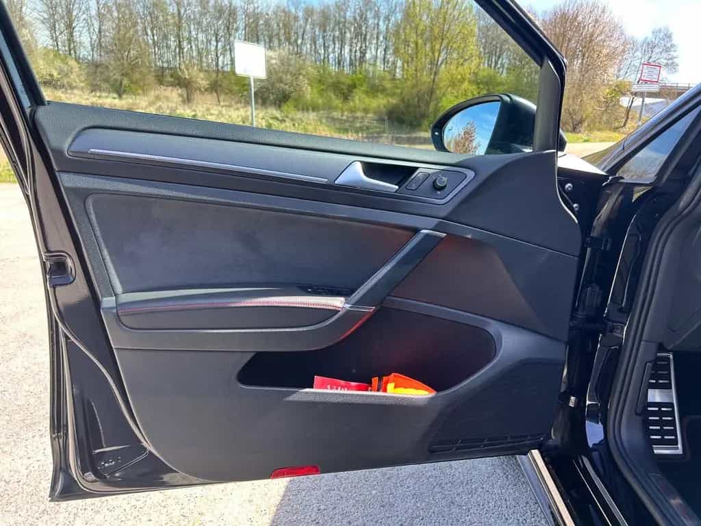 Volkswagen Golf VII 2.0 TSI DSG GTI TCR 08/2019-photo-13