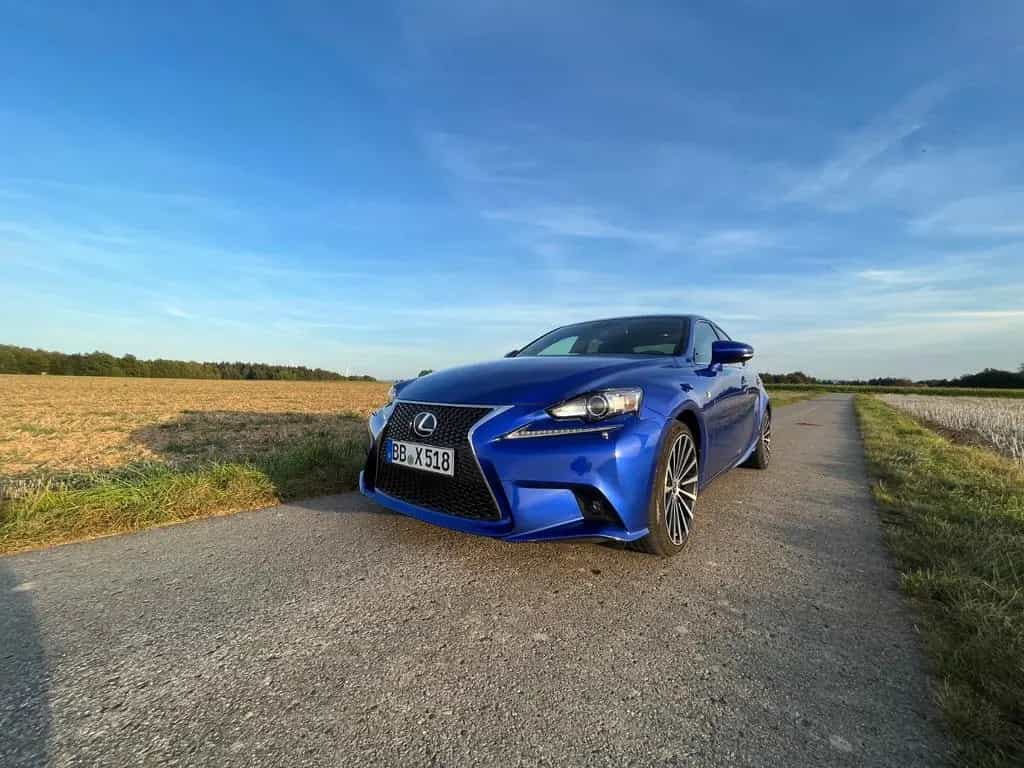 Lexus IS 300 300h F-Sport Automatik F-Sport 02/2015-photo-1