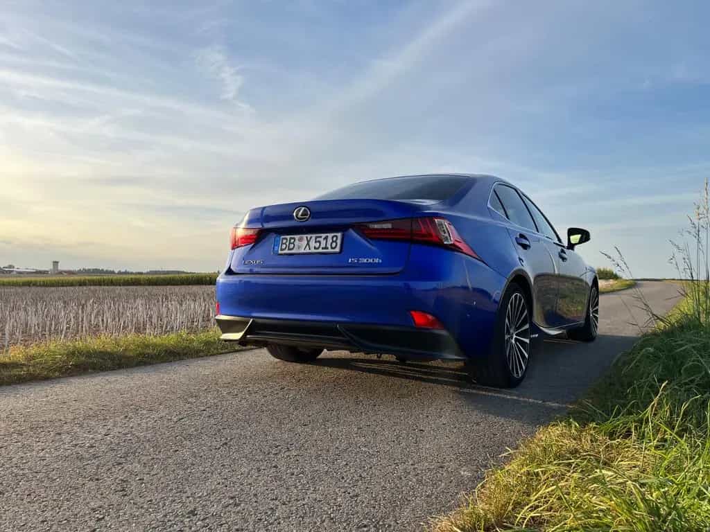Lexus IS 300 300h F-Sport Automatik F-Sport 02/2015-photo-2