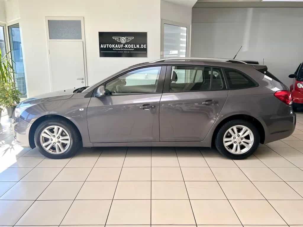 Chevrolet Cruze 1,7 CDTI Station Wagon LT+/Klimaautomatik 07/2013-photo-1