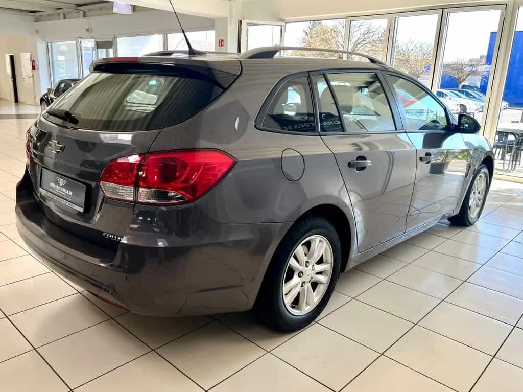 Chevrolet Cruze 1,7 CDTI Station Wagon LT+/Klimaautomatik 07/2013-photo-2