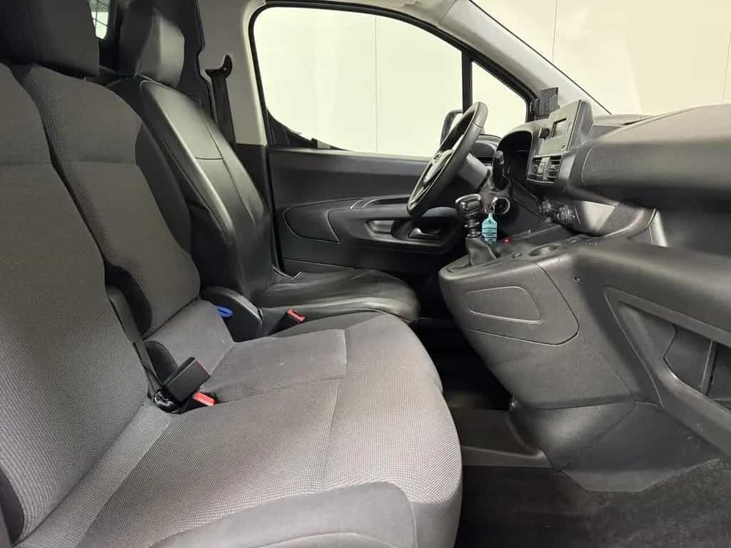 Opel Combo 1.5d Man. 3 pl. - Lichte Vracht - Airco - 04/2023-photo-1