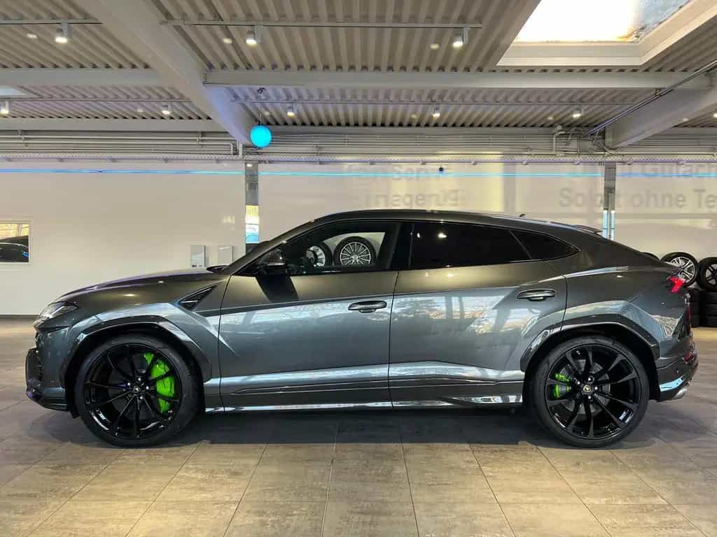Lamborghini Urus *Großes Carbon Paket*Akrapovic* 01/2020-photo-11