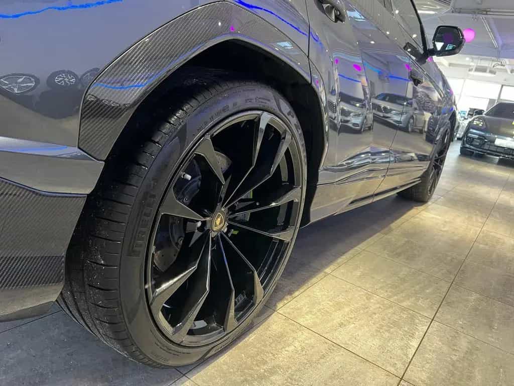 Lamborghini Urus *Großes Carbon Paket*Akrapovic* 01/2020-photo-16