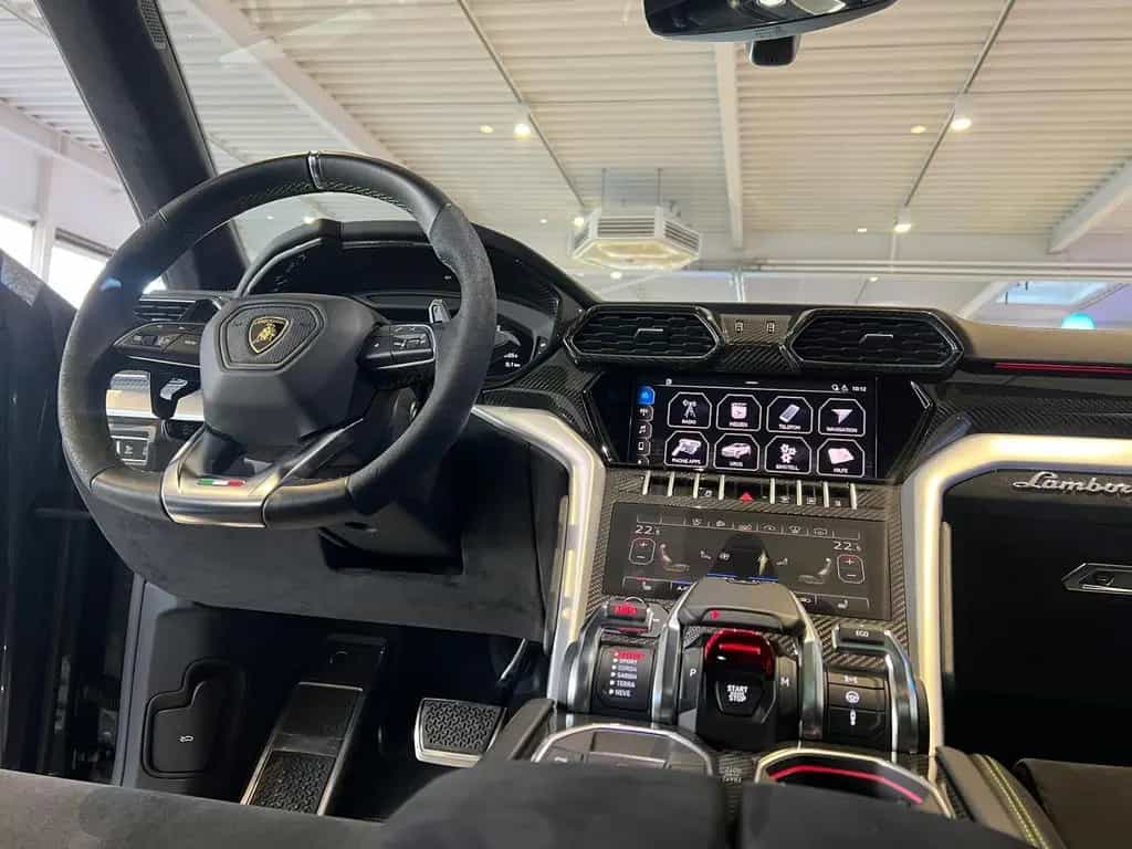 Lamborghini Urus *Großes Carbon Paket*Akrapovic* 01/2020-photo-23