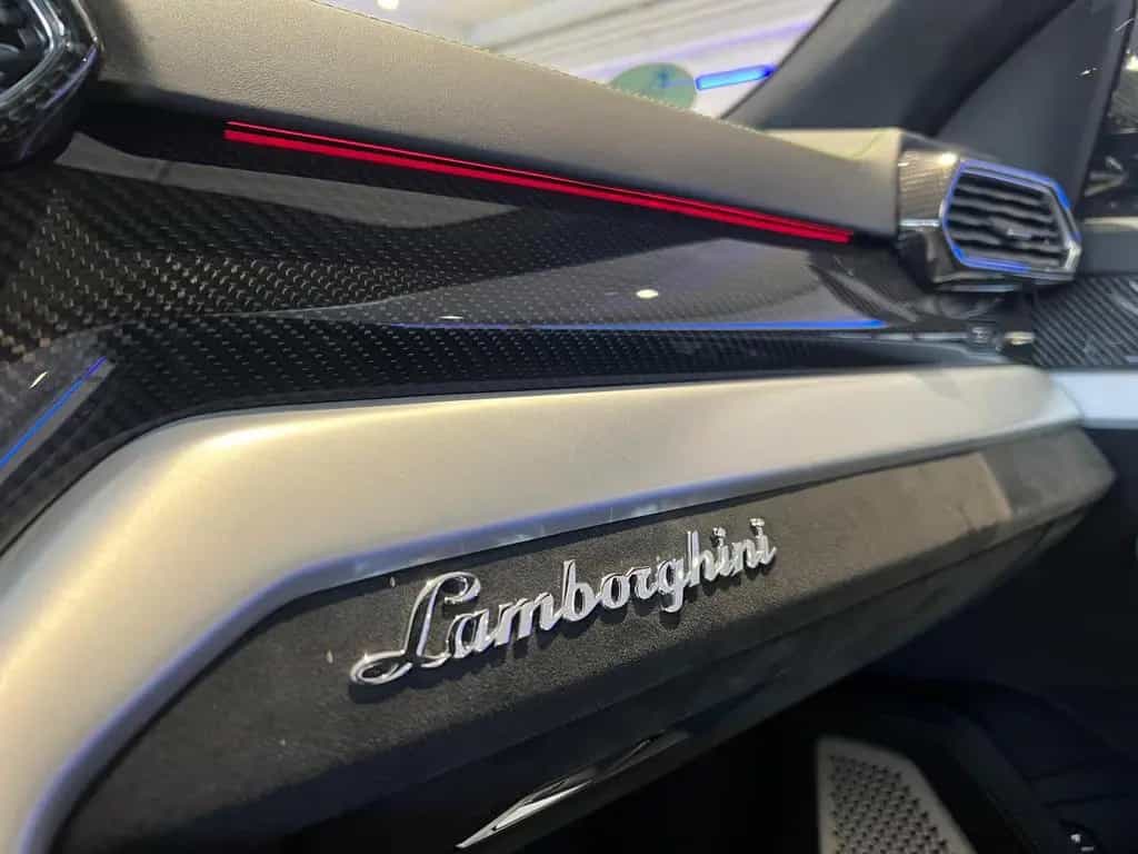 Lamborghini Urus *Großes Carbon Paket*Akrapovic* 01/2020-photo-24