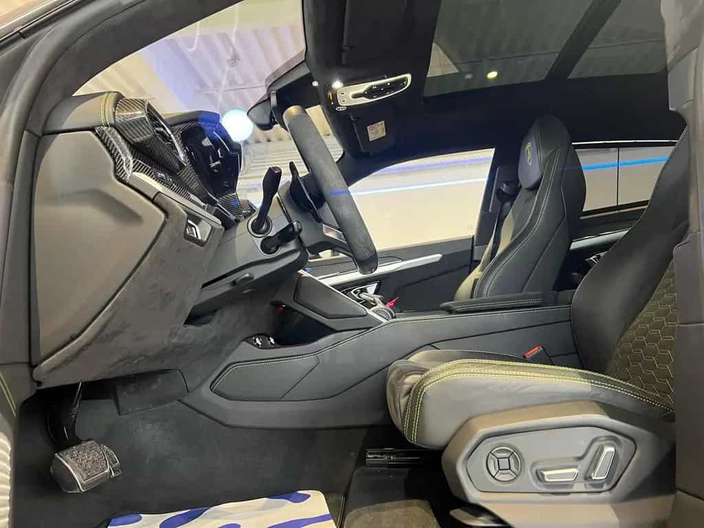 Lamborghini Urus *Großes Carbon Paket*Akrapovic* 01/2020-photo-8