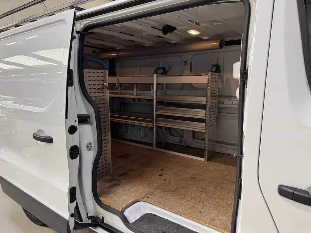 Nissan NV300 2.0d Autom. Lichte Vracht - 3pl - Airco - 04/2020-photo-4
