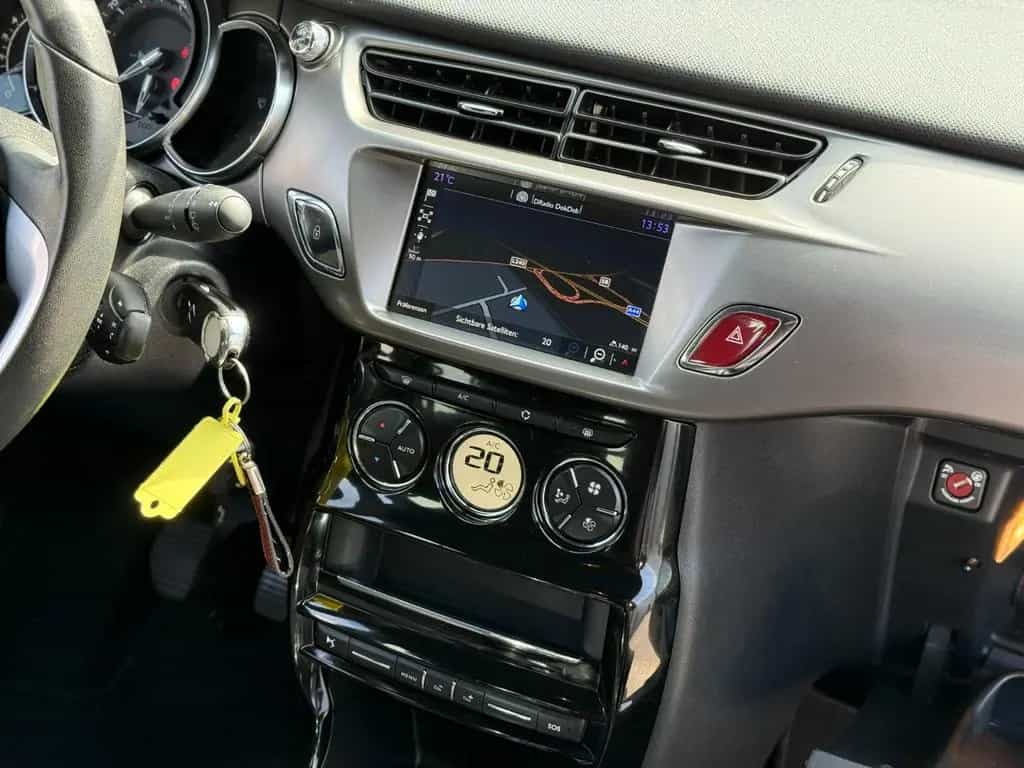 Citroën DS3 PureTech PDC*Navi*Klima*TÜV*Sitzheizung*LED* 12/2016-photo-21