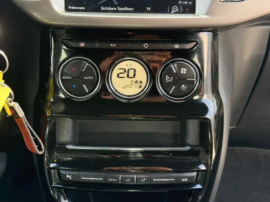 Citroën DS3 PureTech PDC*Navi*Klima*TÜV*Sitzheizung*LED* 12/2016-photo-23